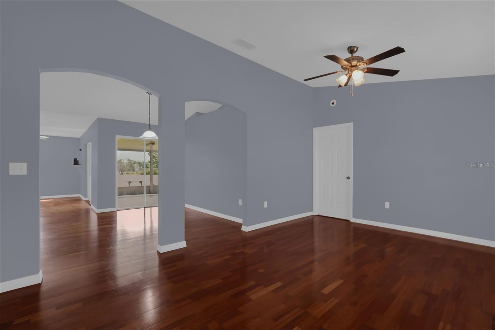1147 Normandy Dr Property Photo 6