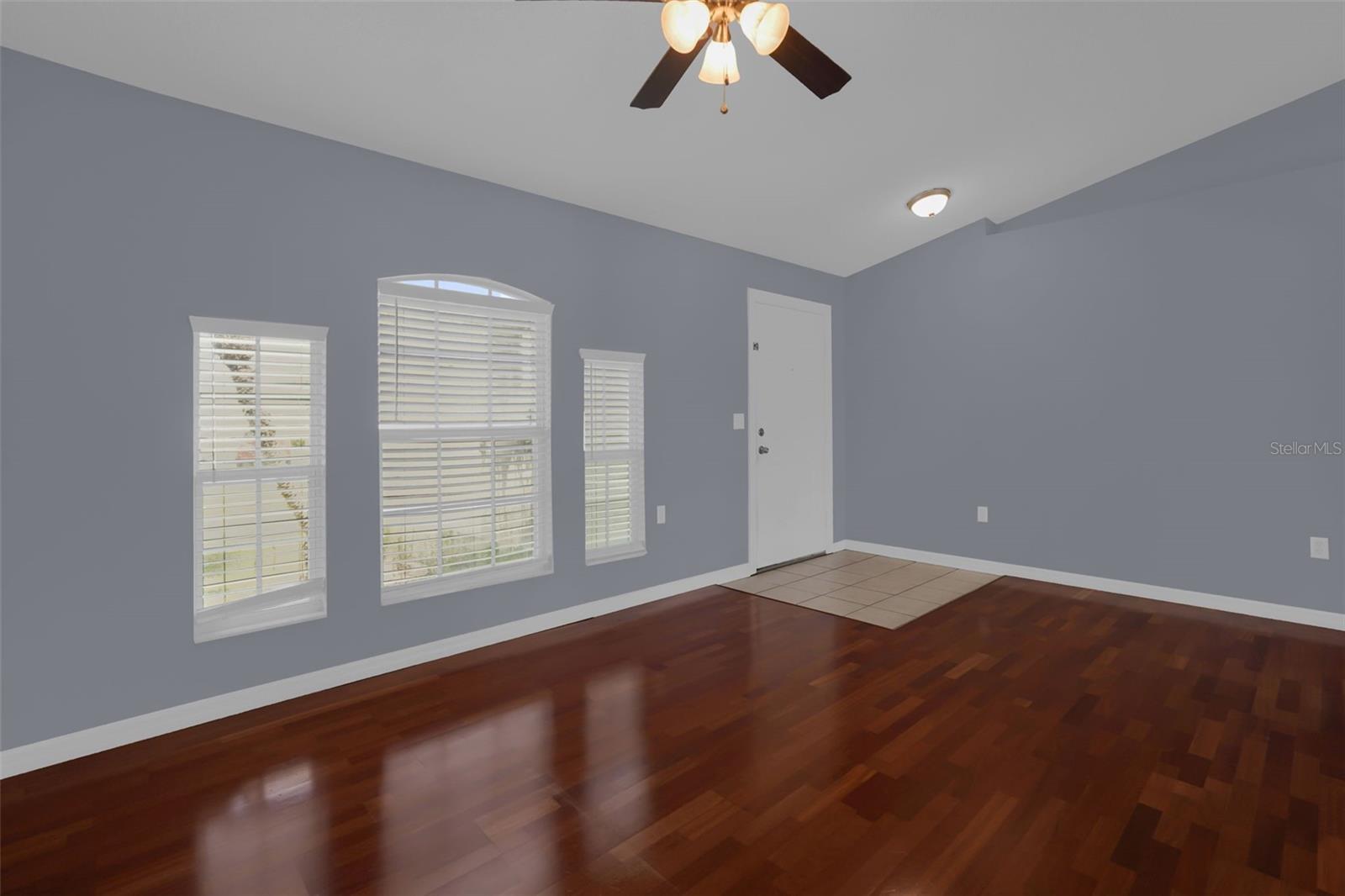 1147 Normandy Dr Property Photo 7