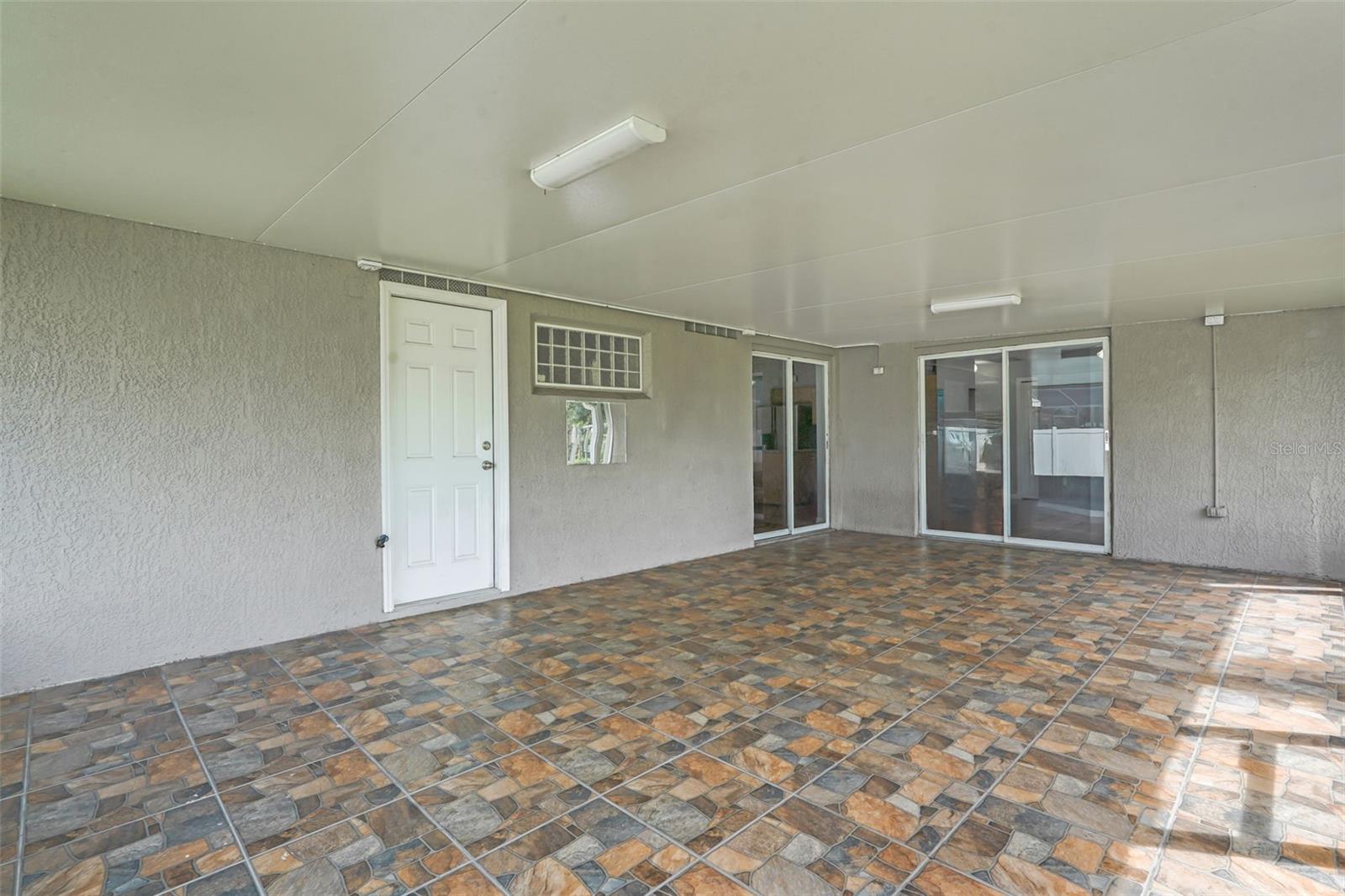 1147 Normandy Dr Property Photo 27