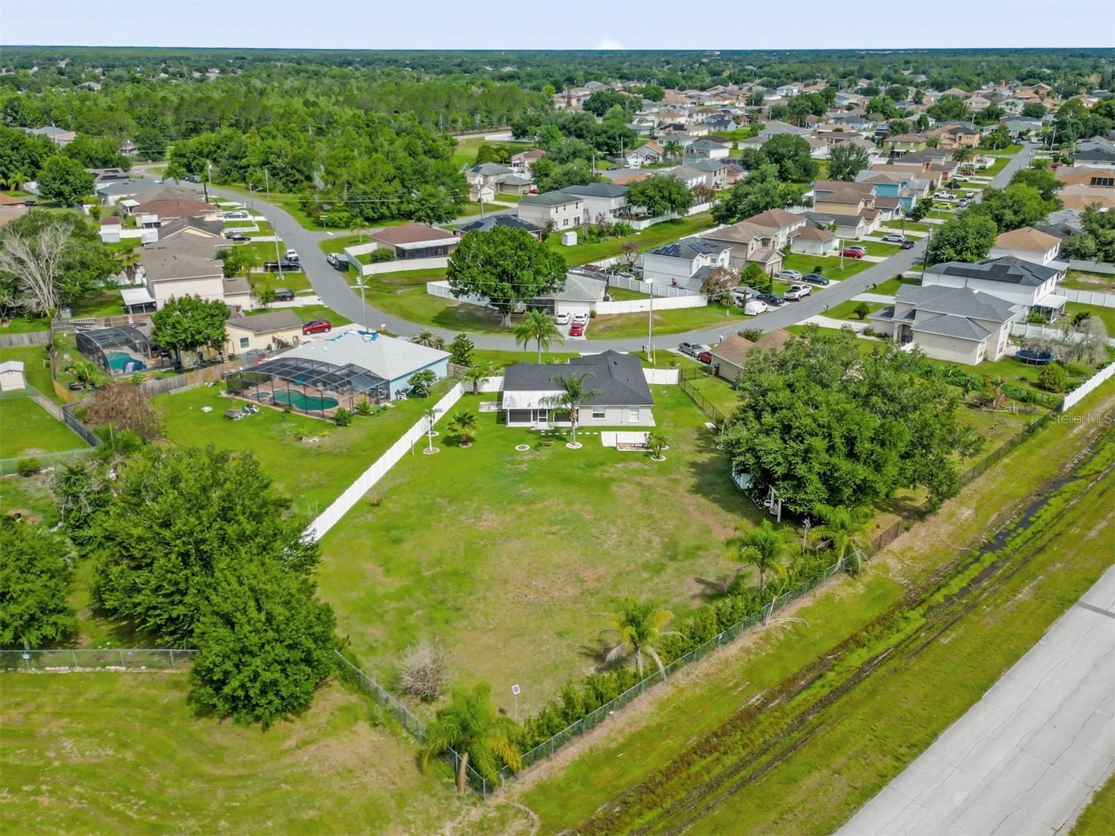 1147 Normandy Dr Property Photo 32