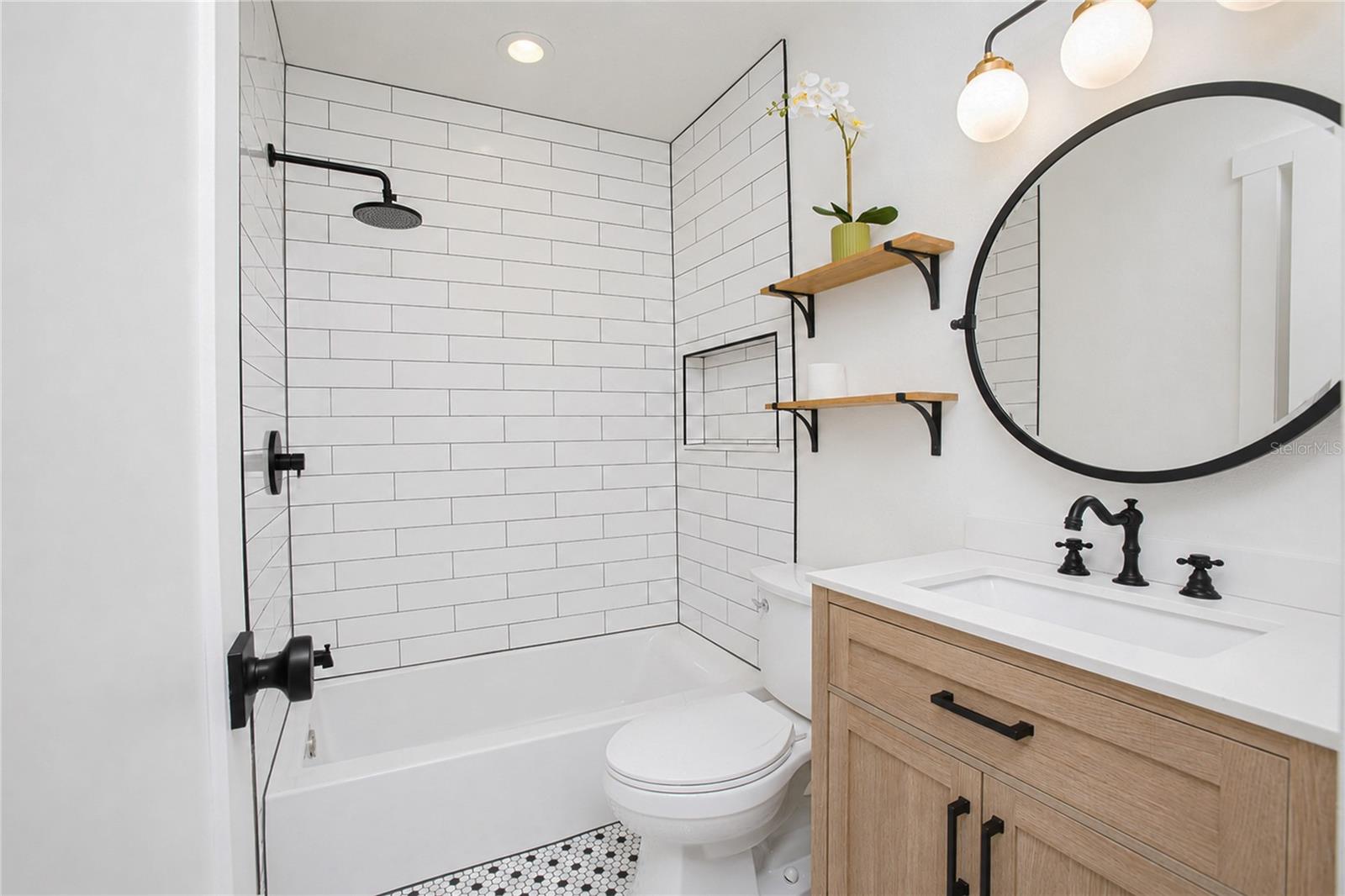 20 E Division St Property Photo 34