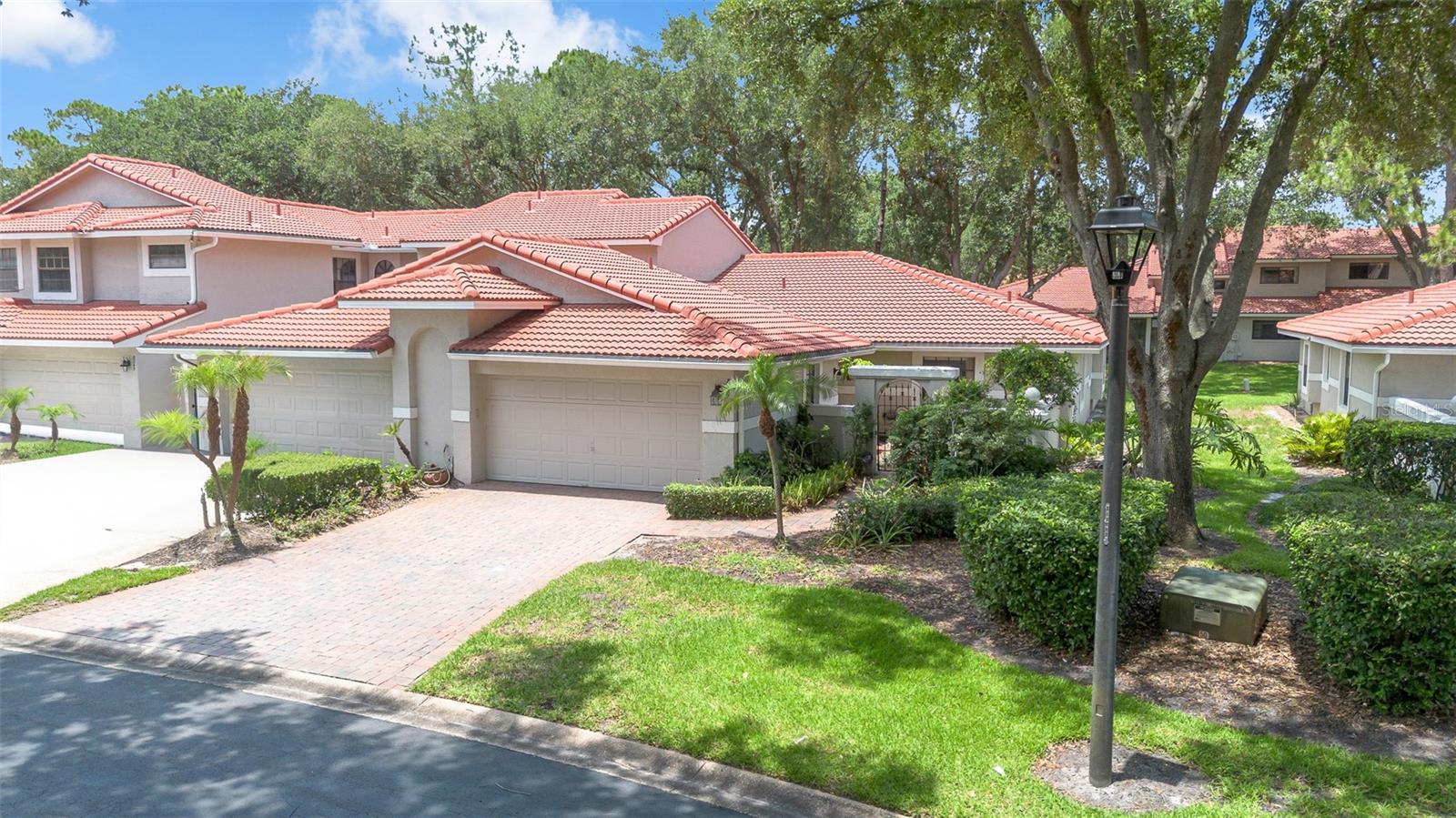 8237 Breeze Cove Ln Property Photo 1