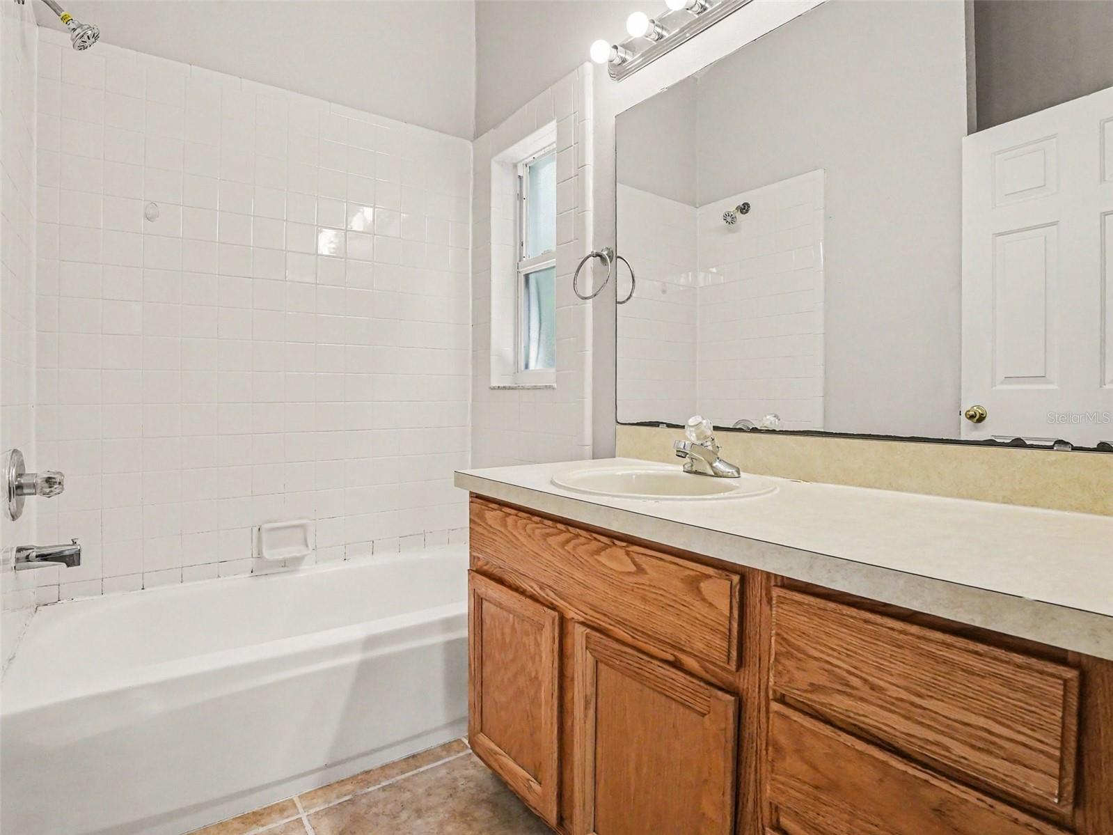 2481 Winchester Blvd Property Photo 3