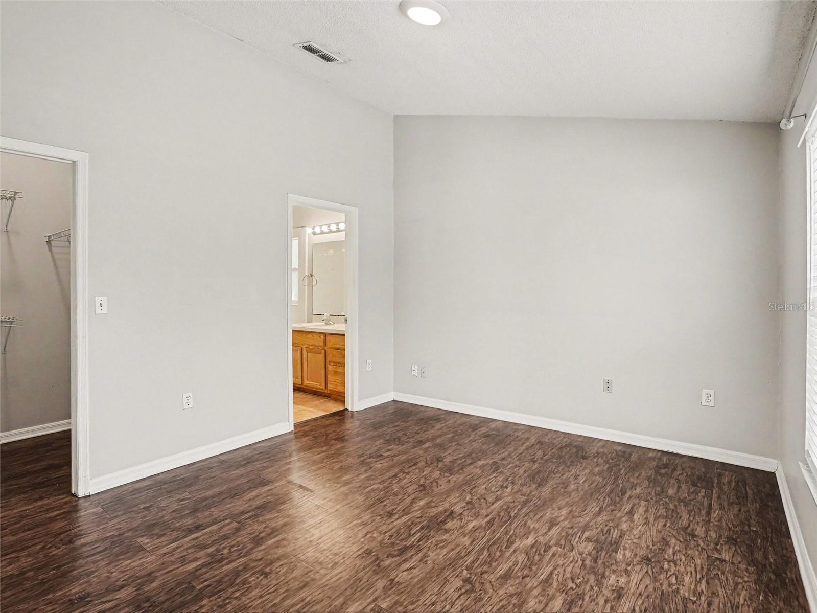2481 Winchester Blvd Property Photo 10