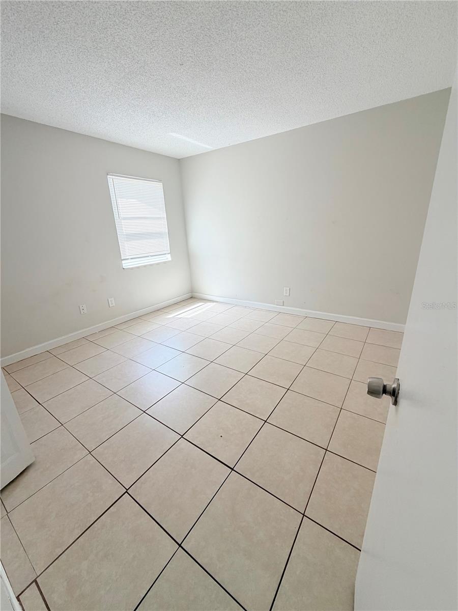 336 Montgomery Ct Property Photo 9