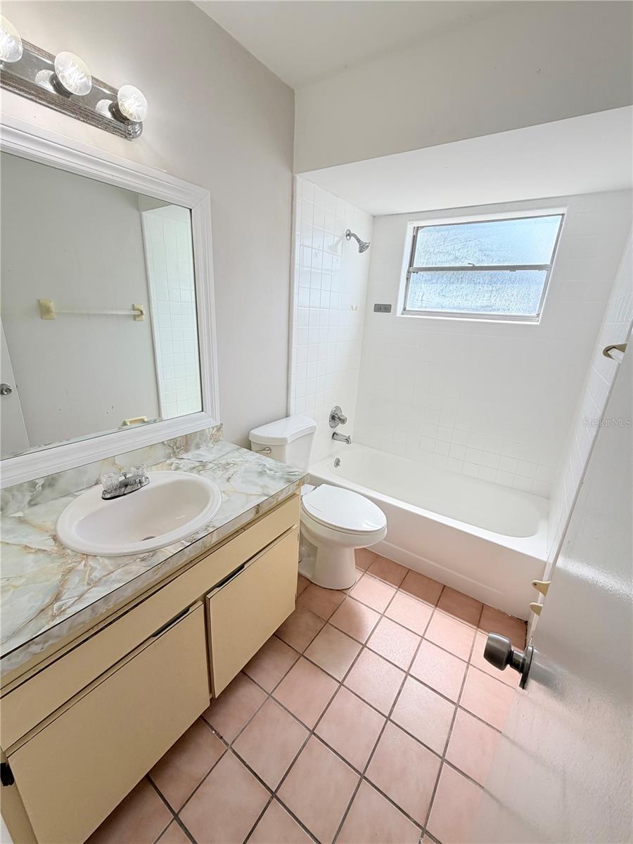 336 Montgomery Ct Property Photo 10
