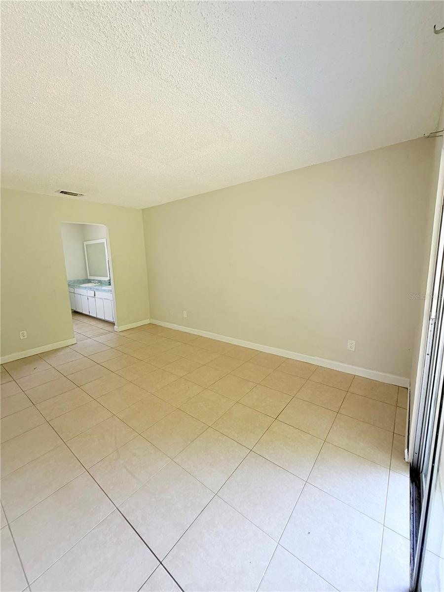 336 Montgomery Ct Property Photo 12
