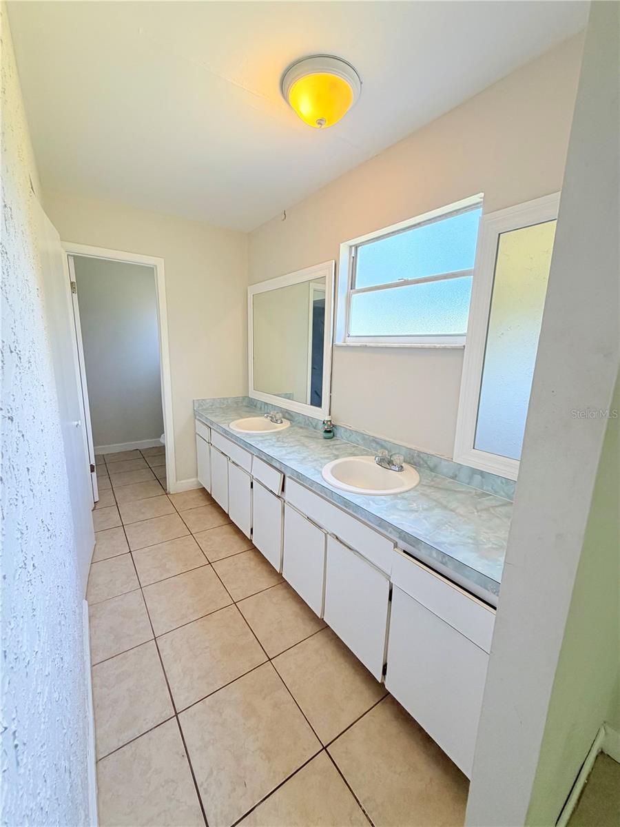 336 Montgomery Ct Property Photo 13
