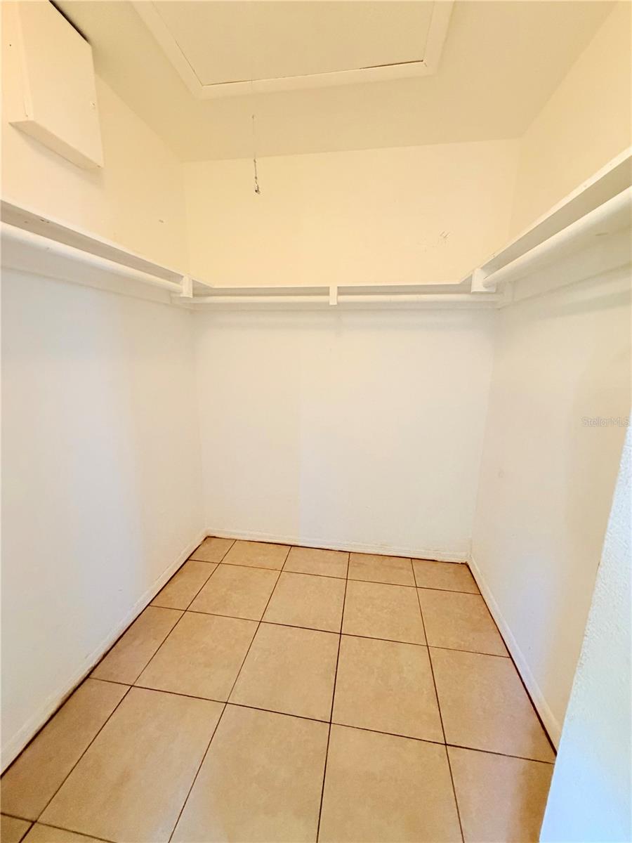 336 Montgomery Ct Property Photo 15