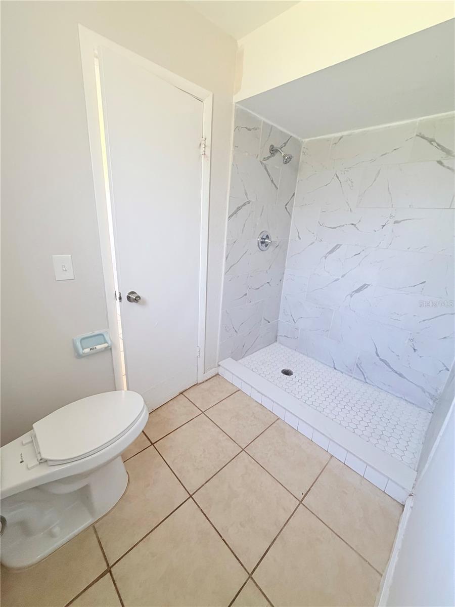336 Montgomery Ct Property Photo 18