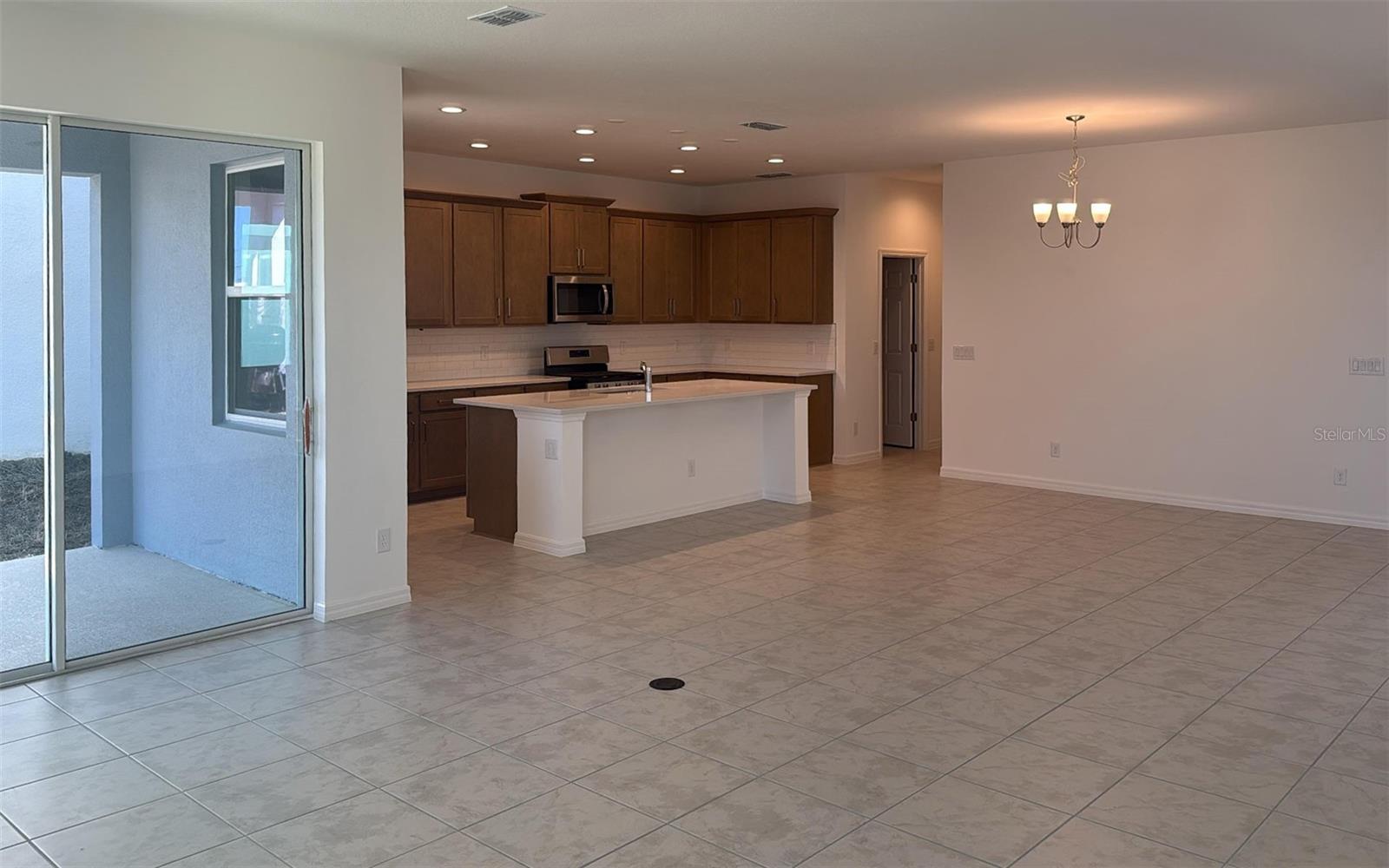 6863 Spanish Imperial St Property Photo 2