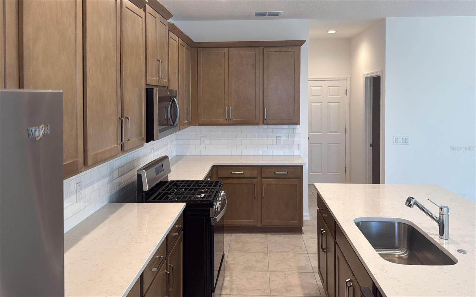 6863 Spanish Imperial St Property Photo 4