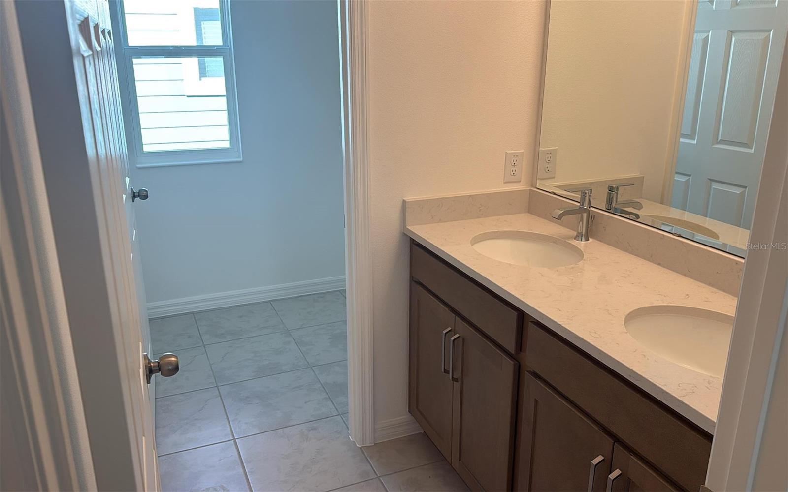 6863 Spanish Imperial St Property Photo 8