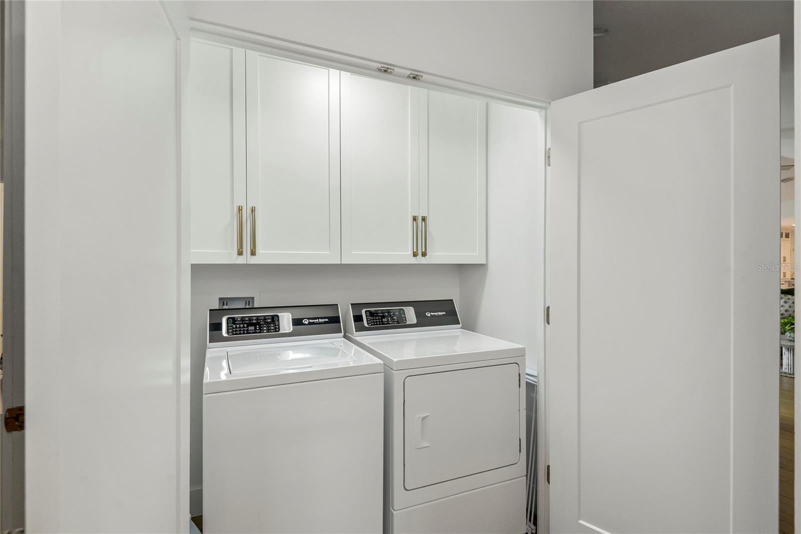 220 Adams Dr Property Photo 36