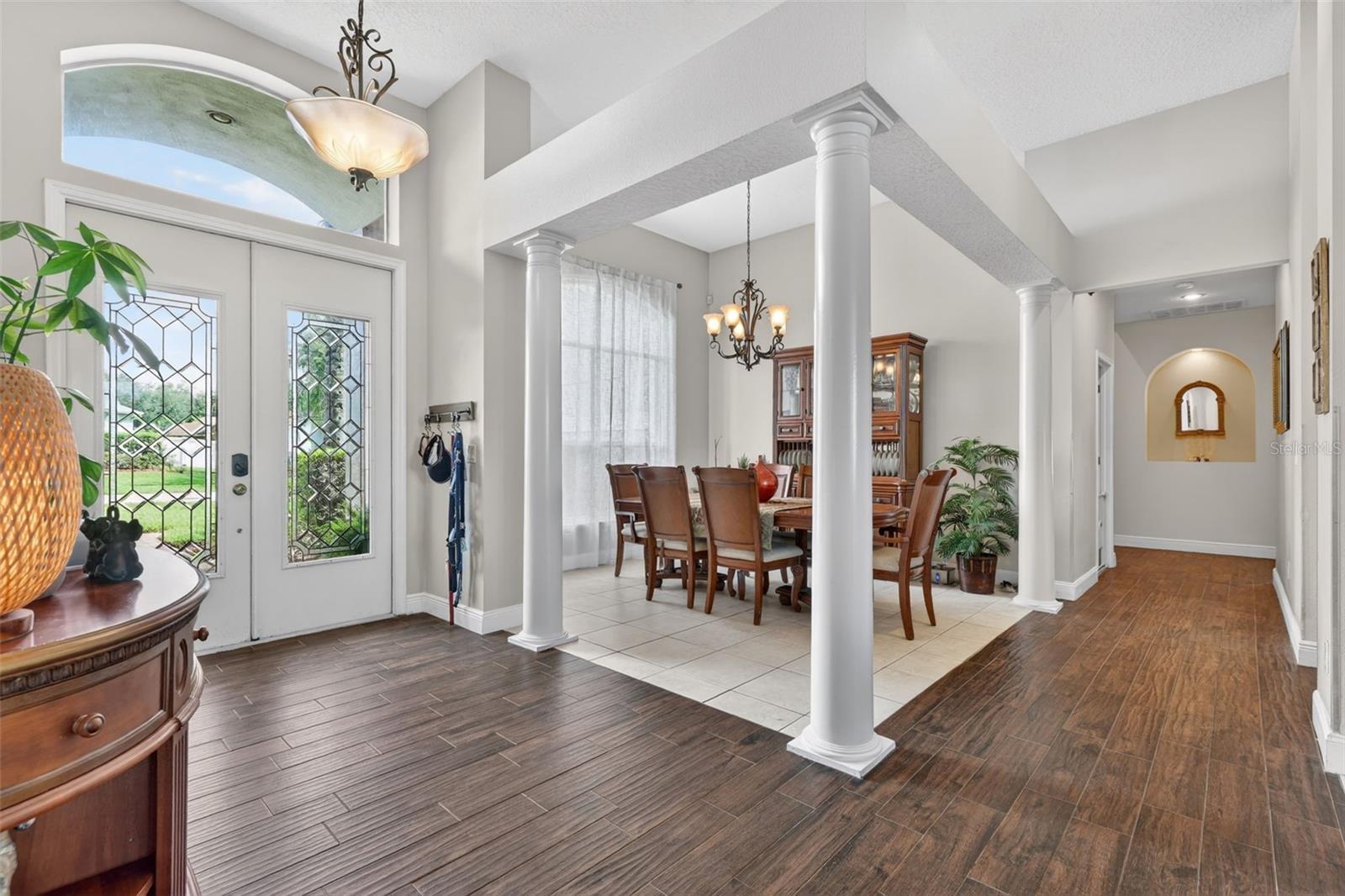 4552 Lake Calabay Dr Property Photo 4