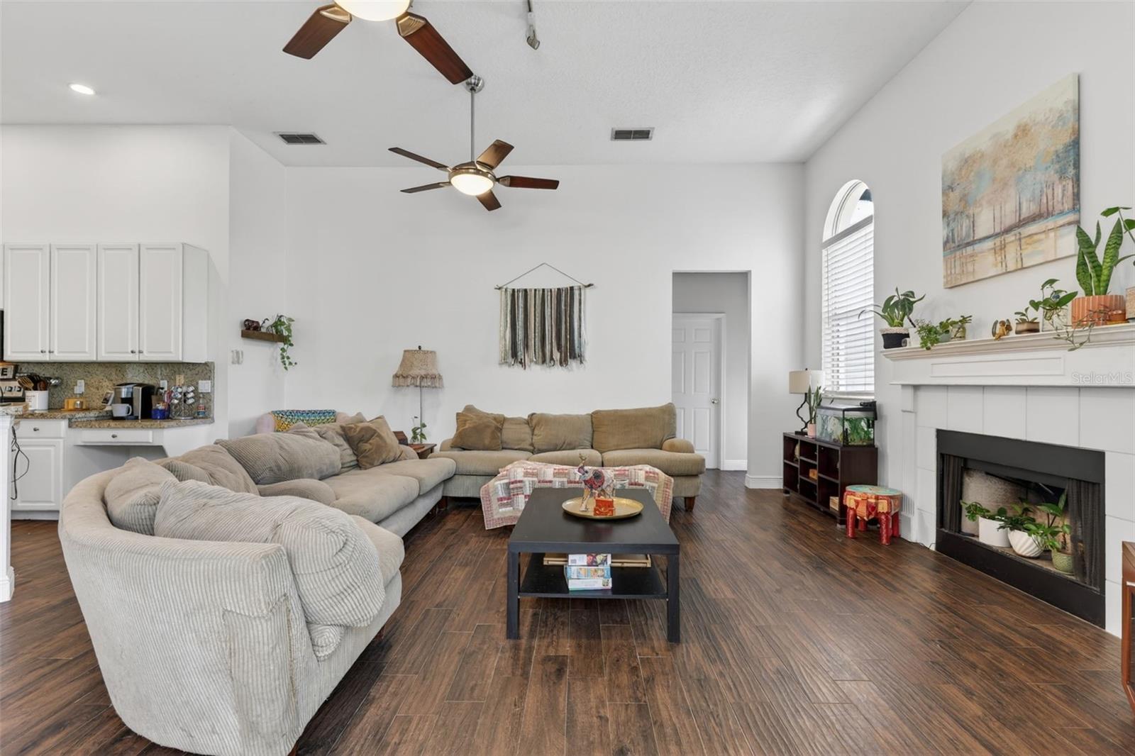 4552 Lake Calabay Dr Property Photo 7