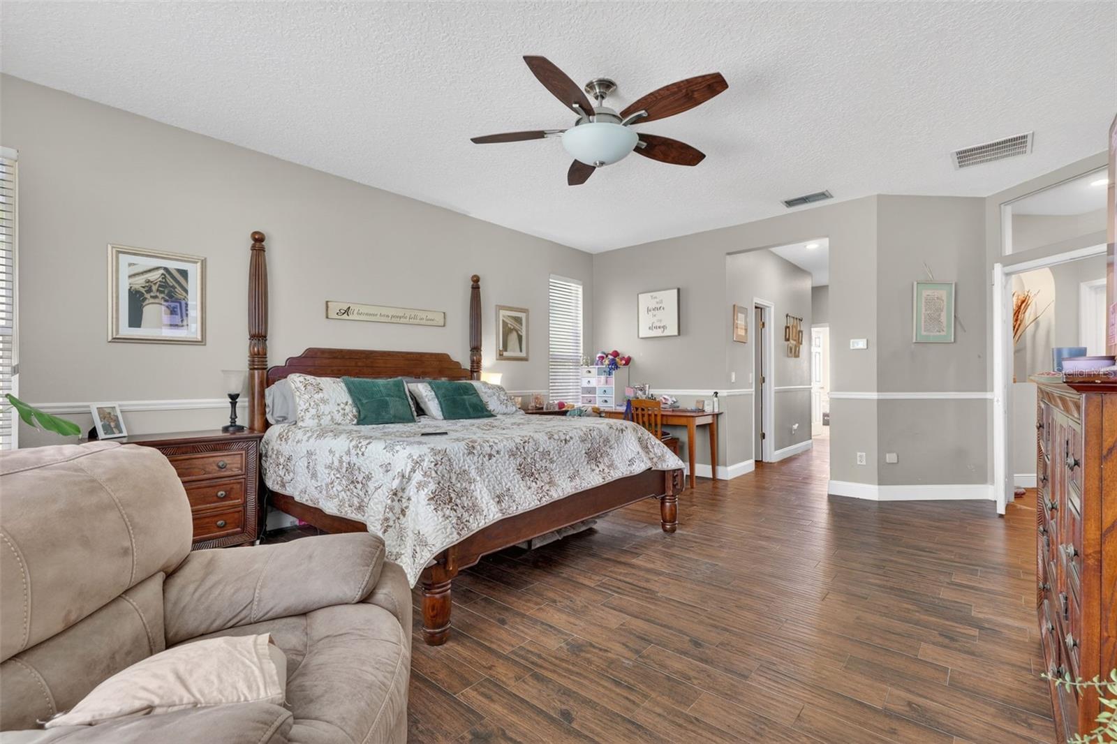 4552 Lake Calabay Dr Property Photo 25