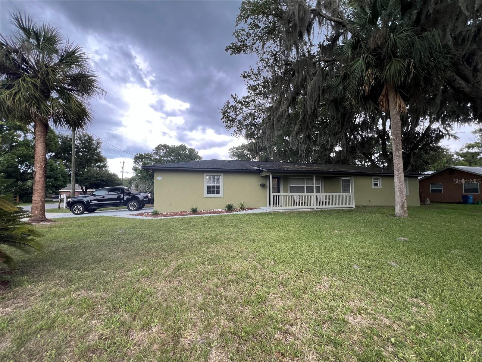 1505 Hontoon Rd Property Photo 1