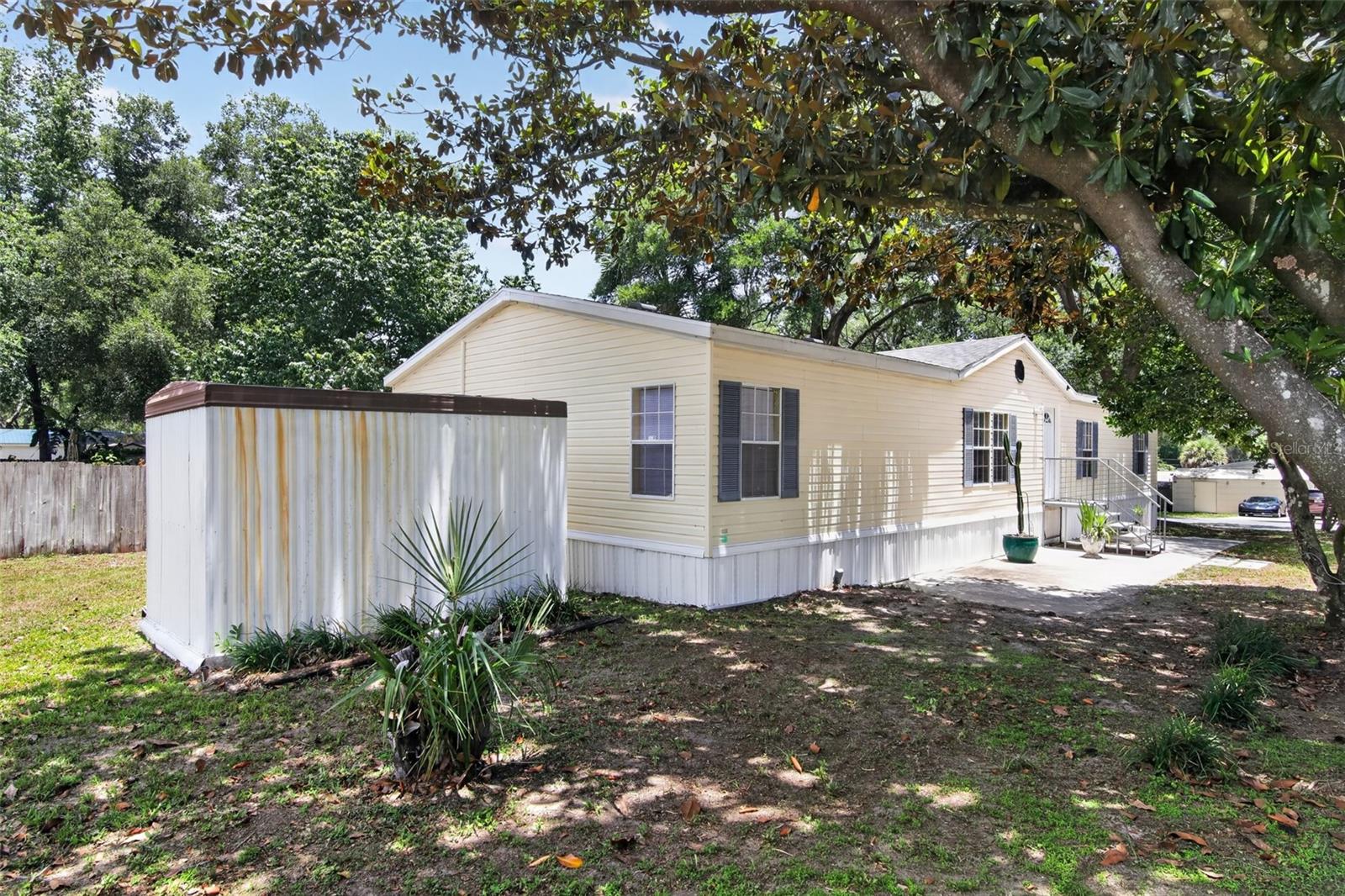 102 Third St Property Photo 3