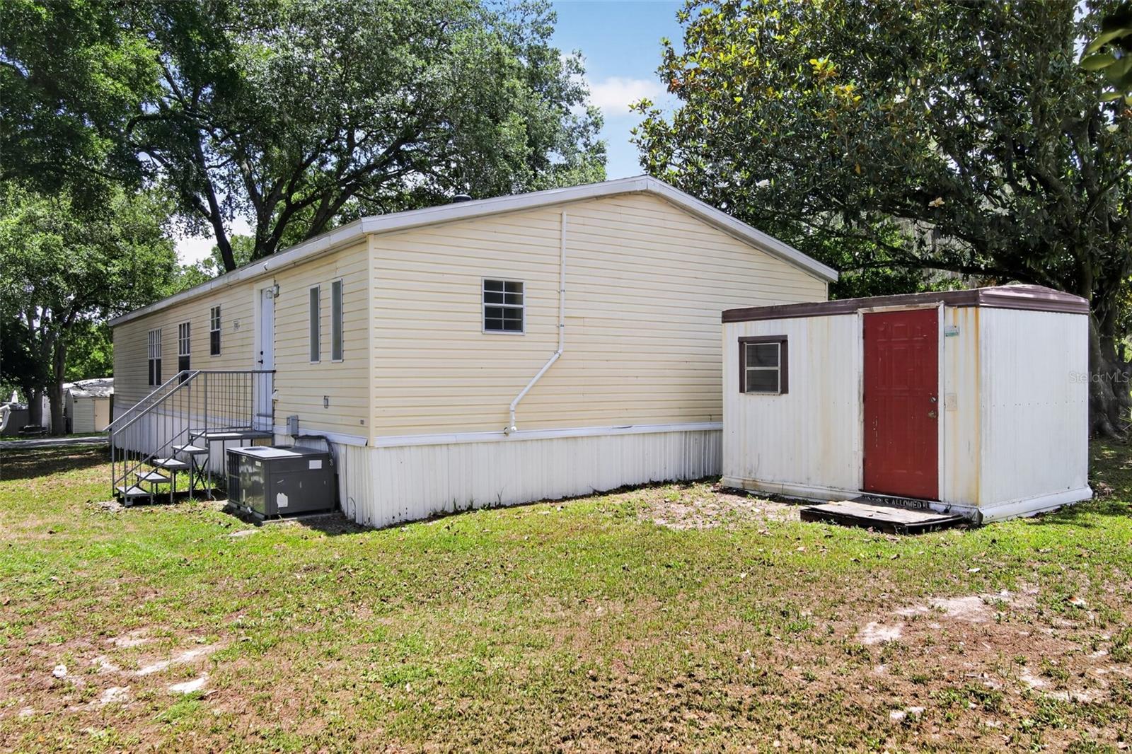 102 Third St Property Photo 4