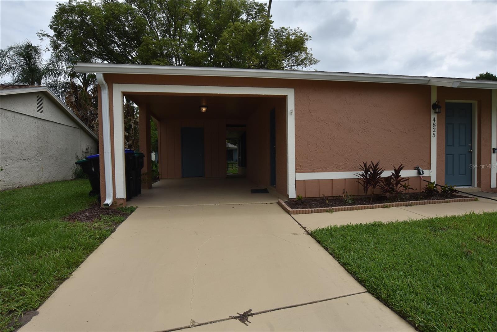 4825 Loretta Ln Property Photo 2