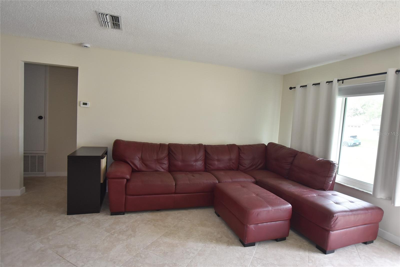 4825 Loretta Ln Property Photo 4