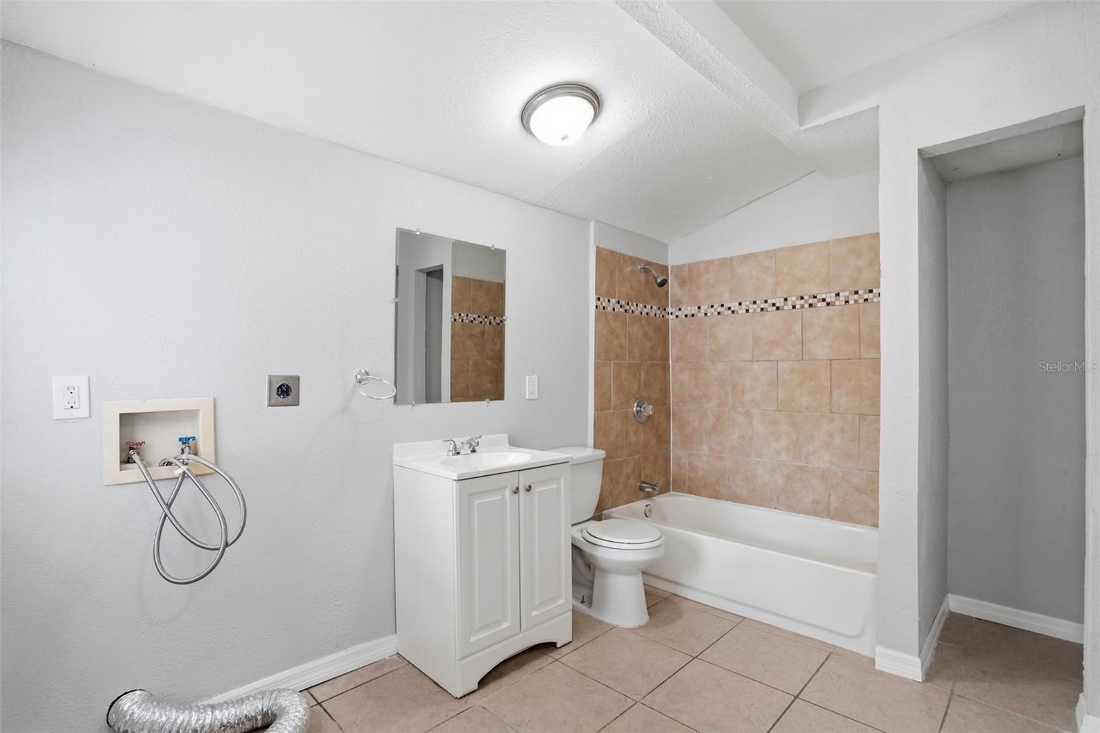 3003 N Adams St Property Photo 22