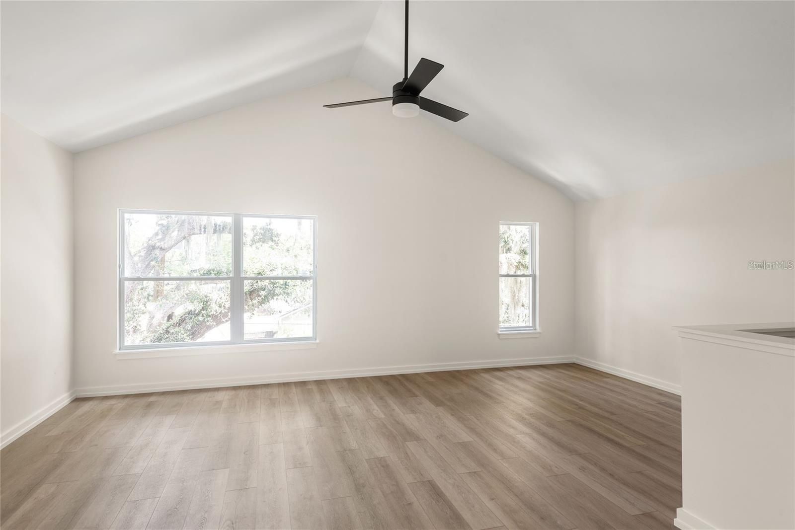 1606 Park Lake St #9 Property Photo 7