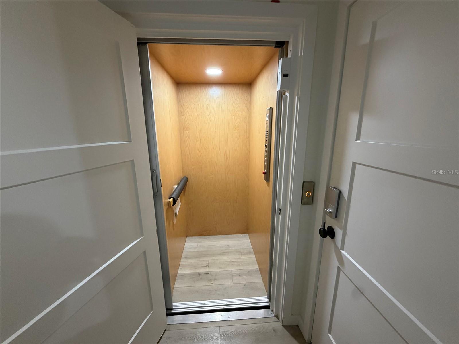 1606 Park Lake St #9 Property Photo 13