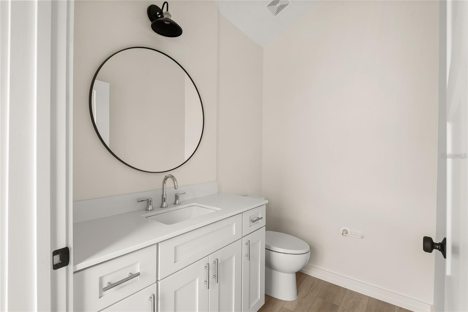1606 Park Lake St #9 Property Photo 28