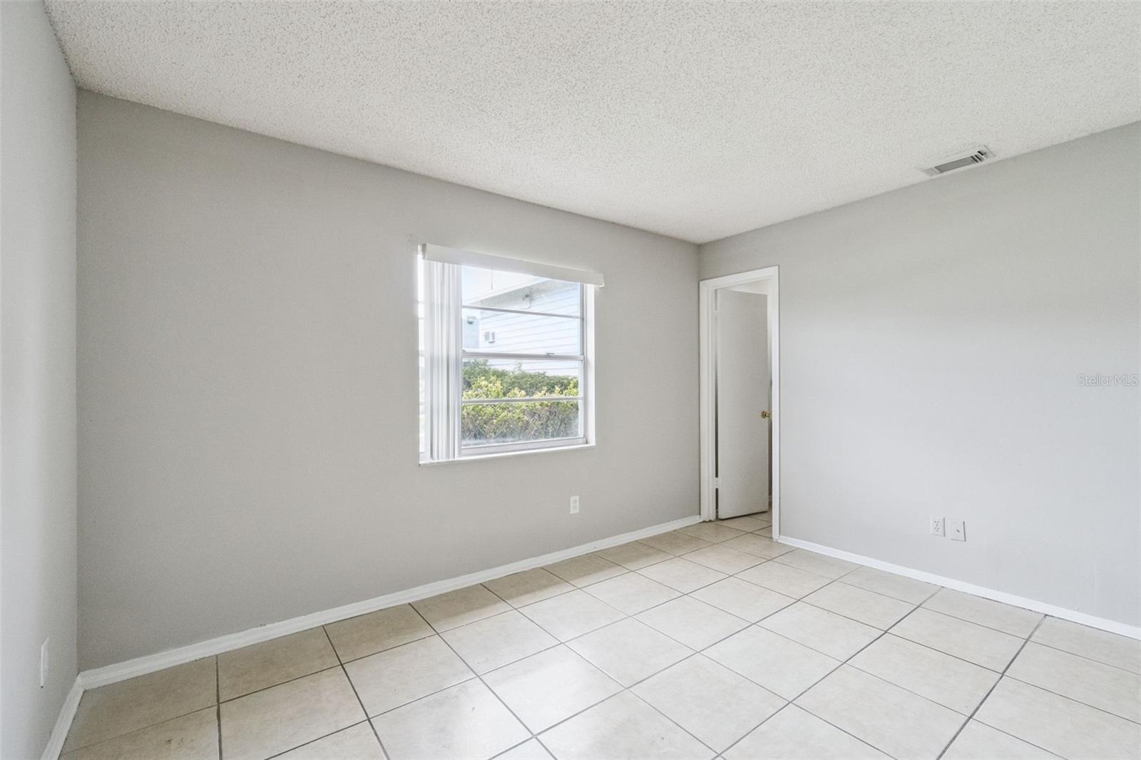 2 Lake Villa Way Property Photo 11