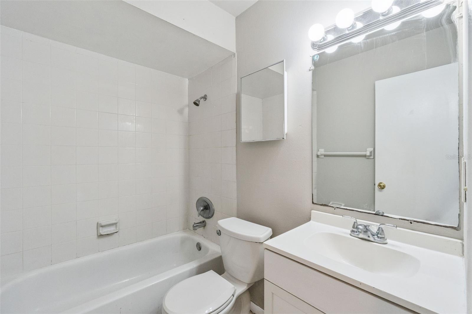 2 Lake Villa Way Property Photo 20