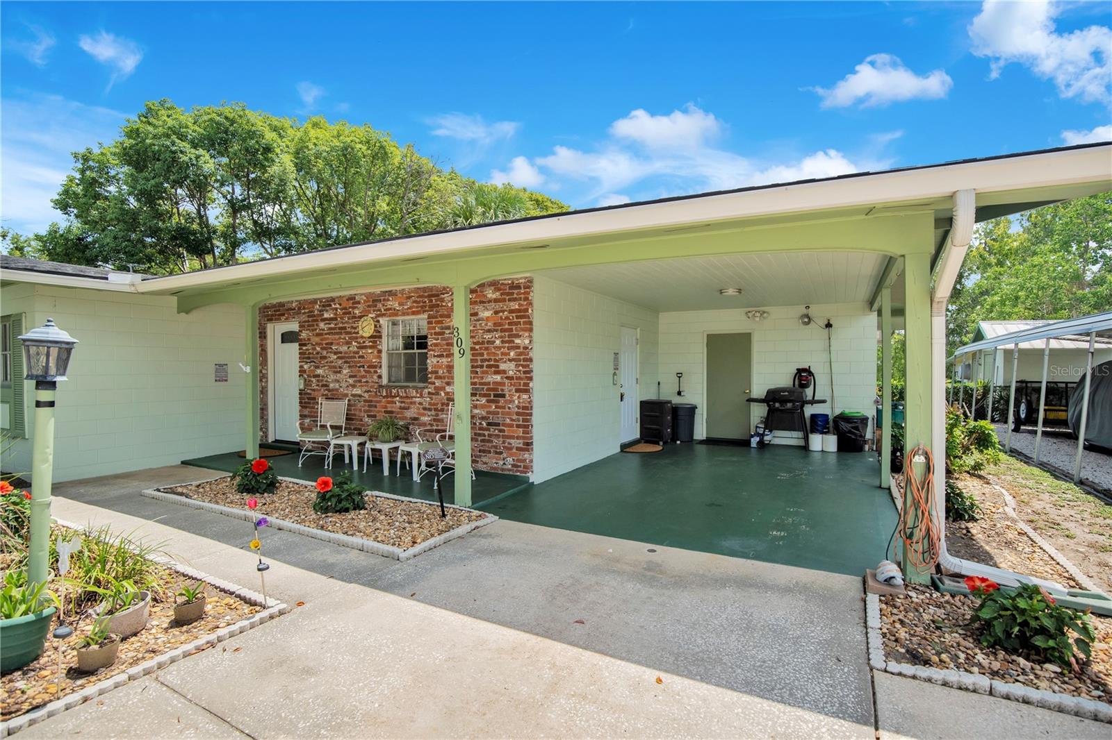 309 Vihlen Rd Property Photo 5