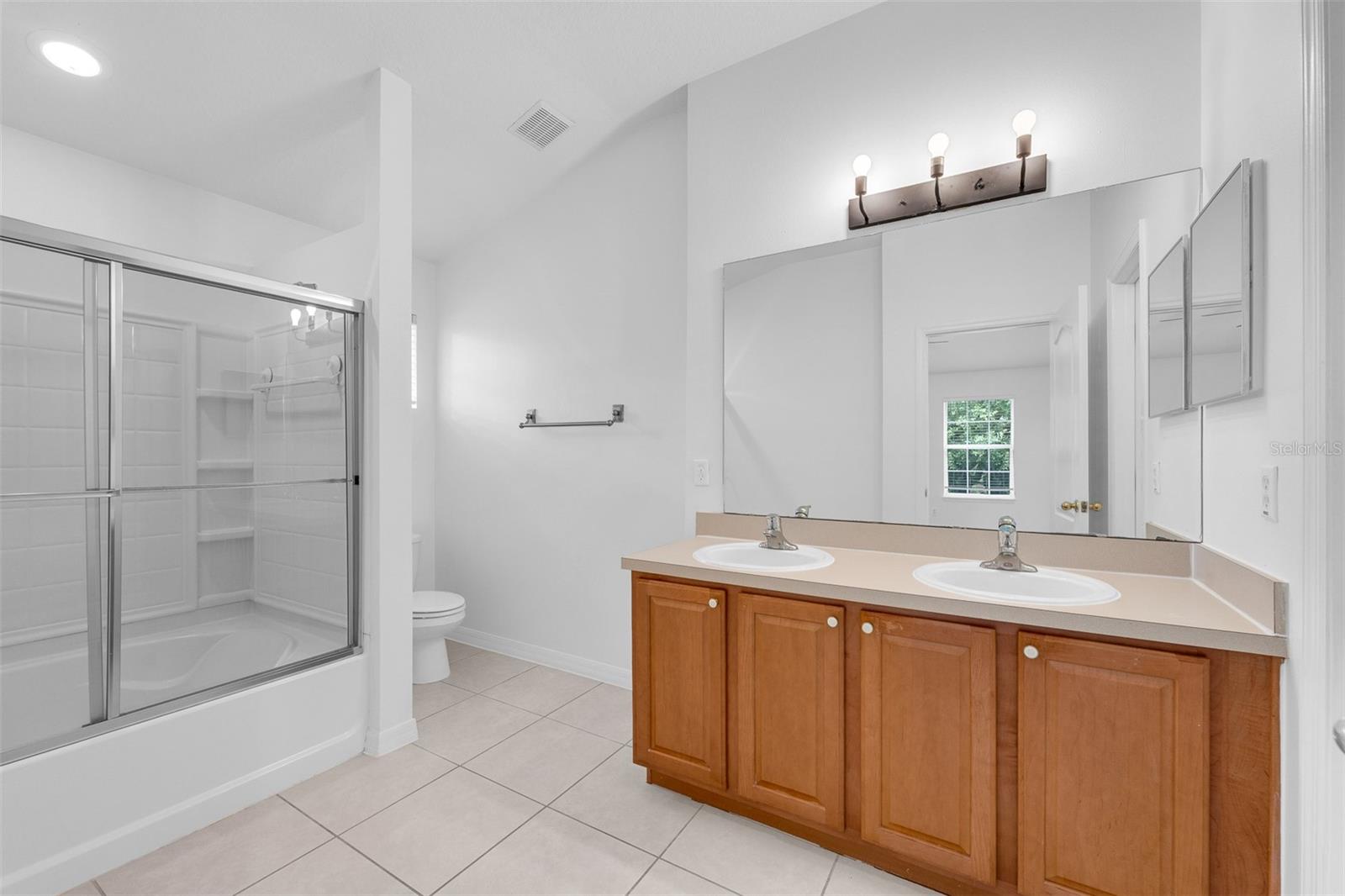 870 Ashworth Overlook Dr #a Property Photo 25