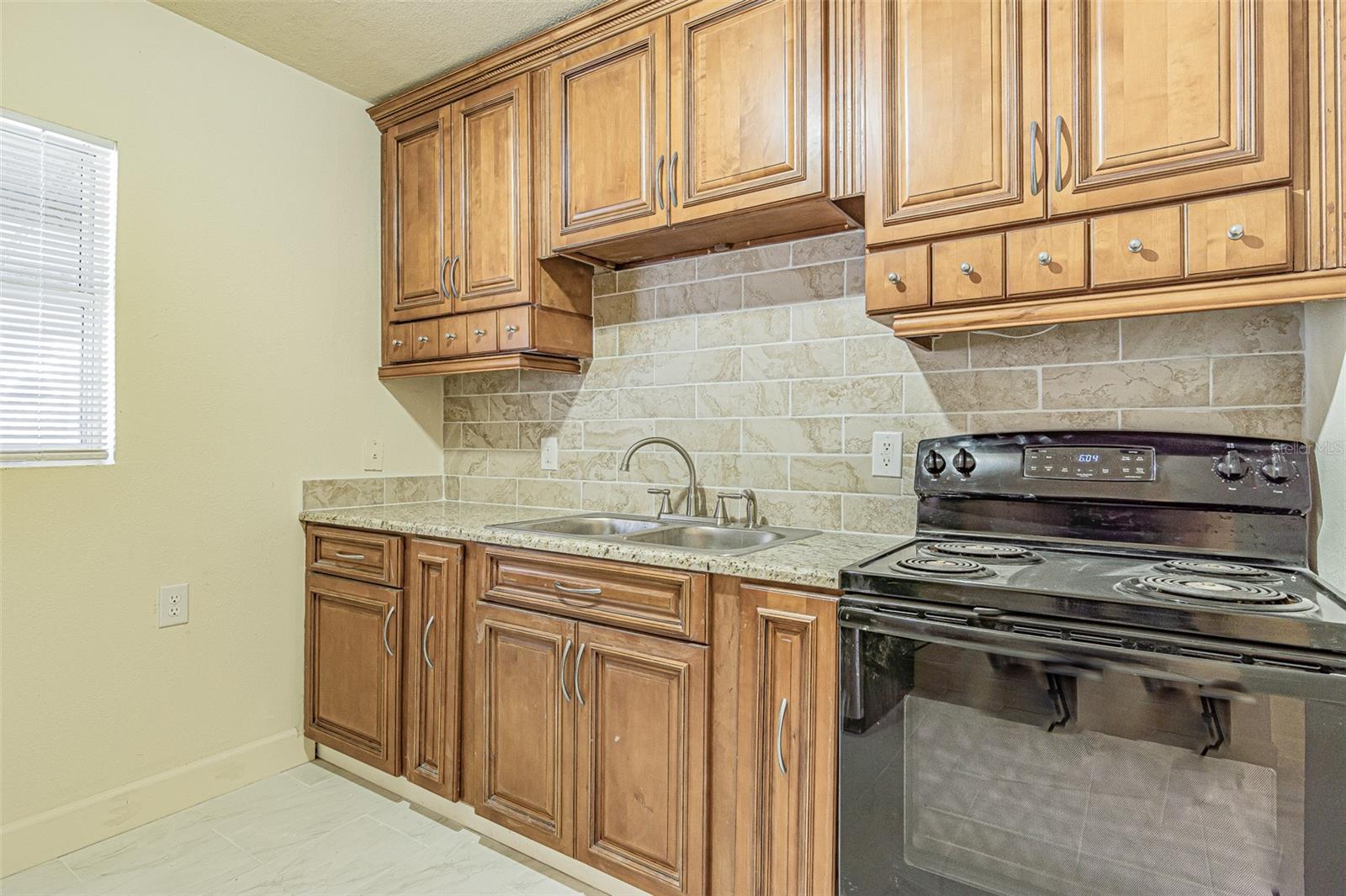 14918 Pinecrest Rd Property Photo 3