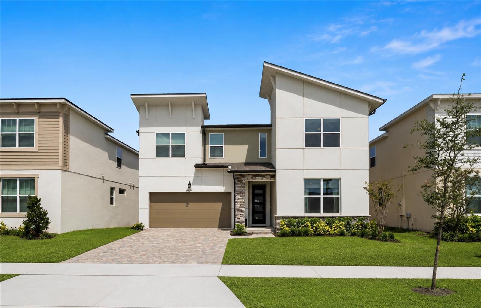 9127 Turquoise Wave Cv Property Photo 1