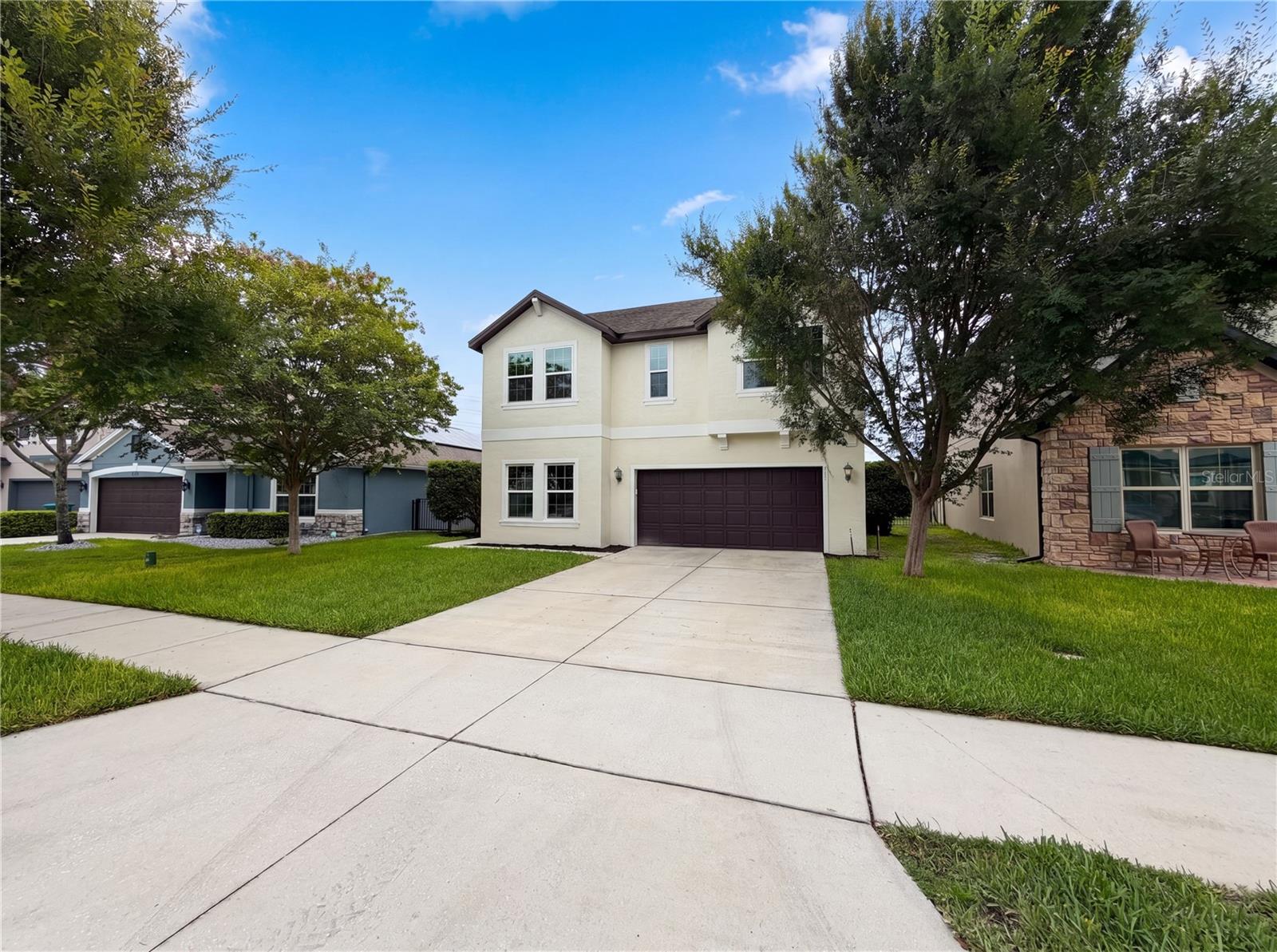 811 Maple Leaf Loop Property Photo 1
