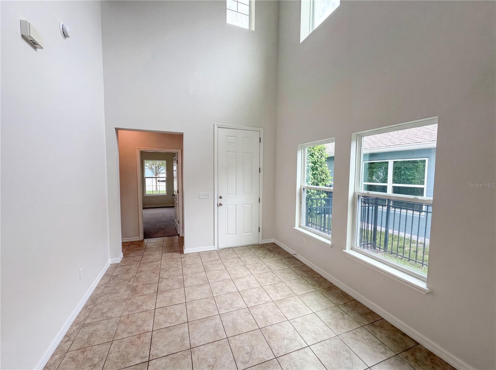 811 Maple Leaf Loop Property Photo 7