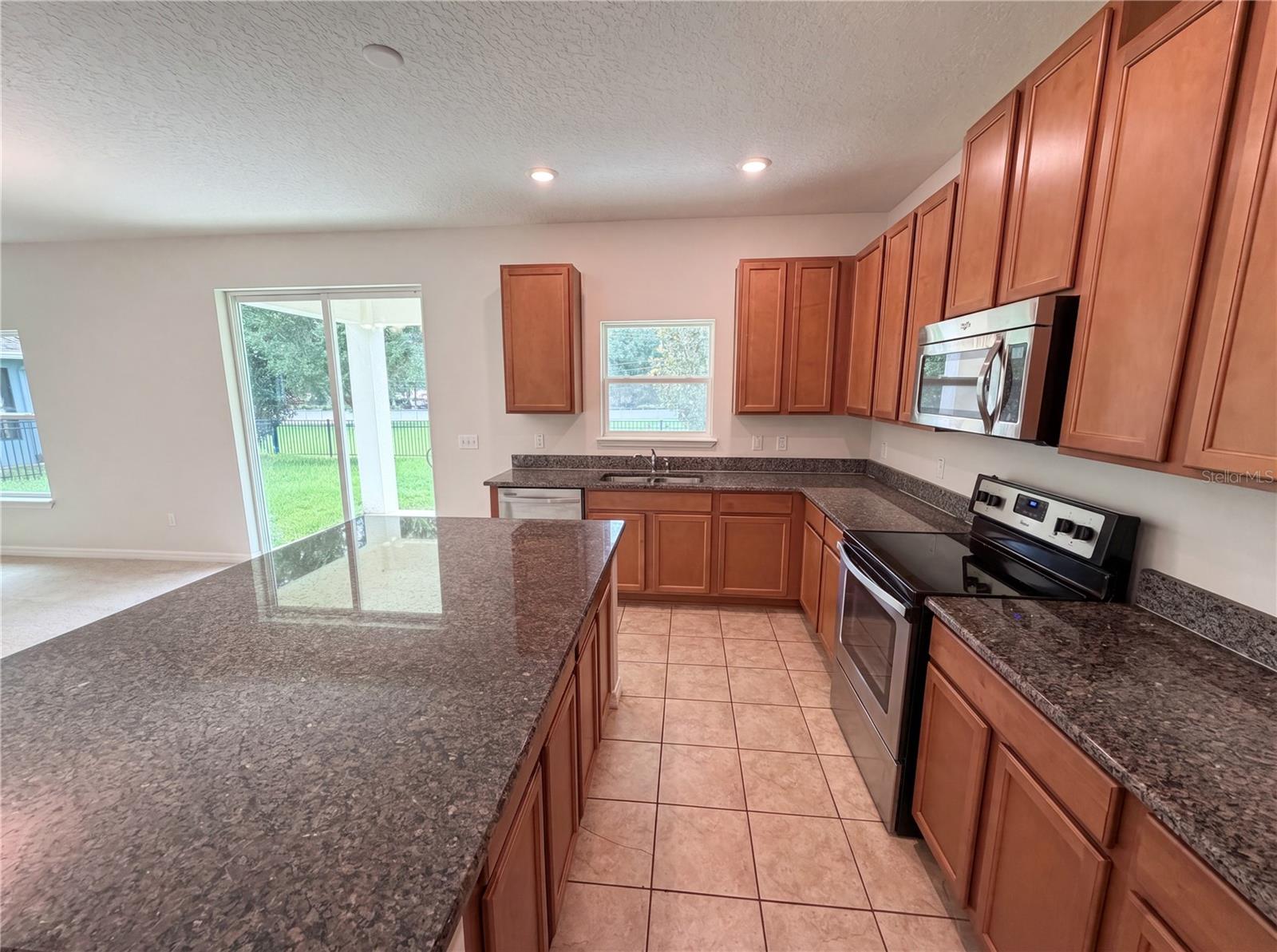 811 Maple Leaf Loop Property Photo 11