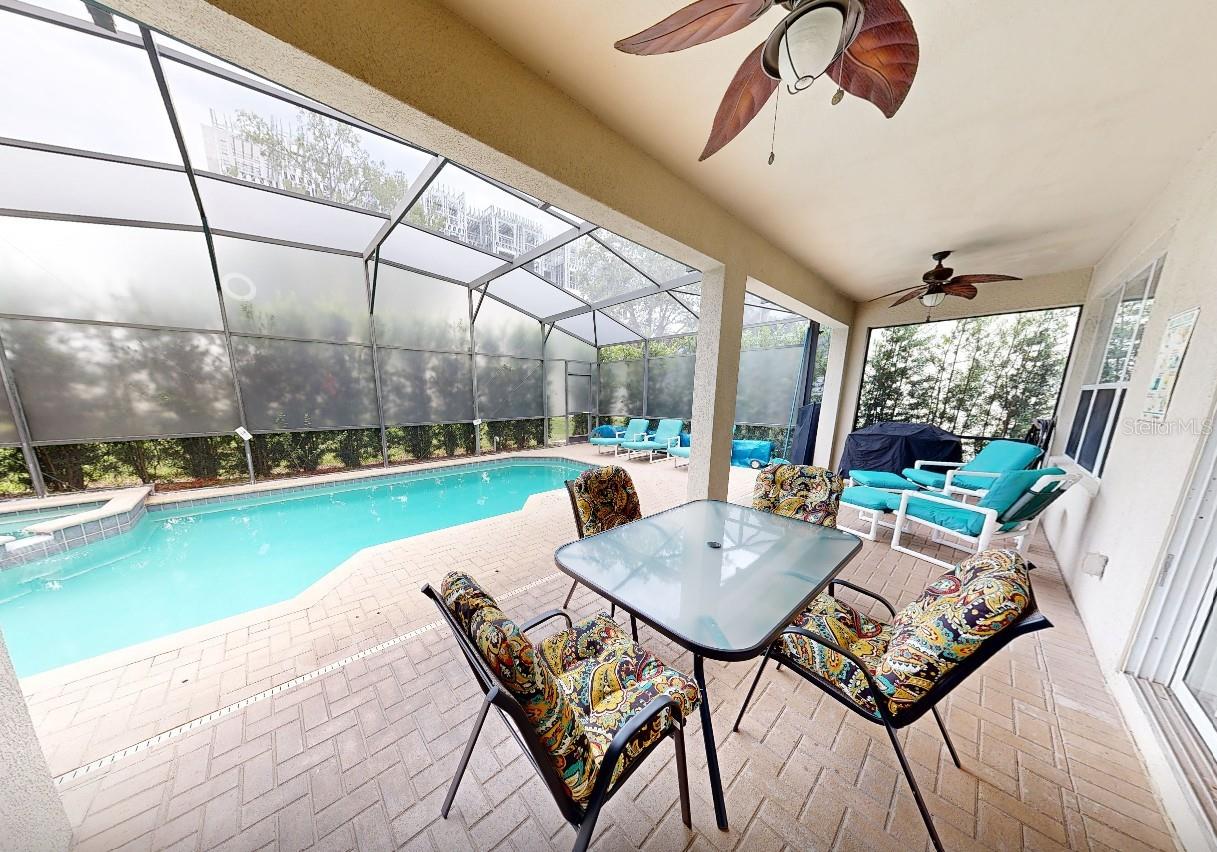 O6413930 Property Photo 3