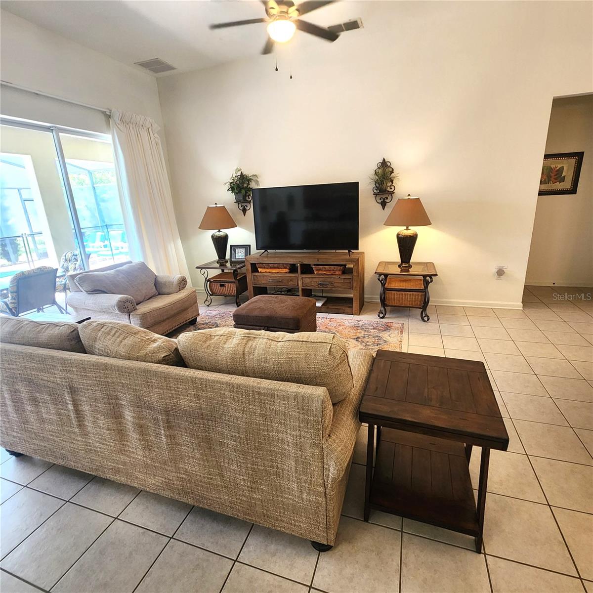 O6413930 Property Photo 15