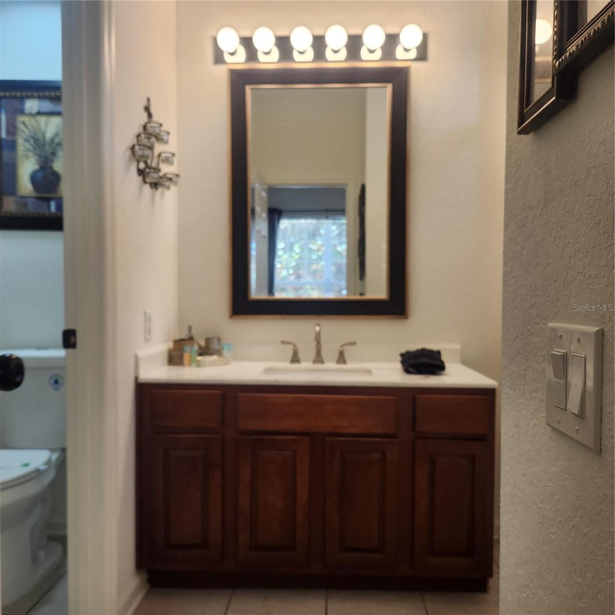 O6413930 Property Photo 21
