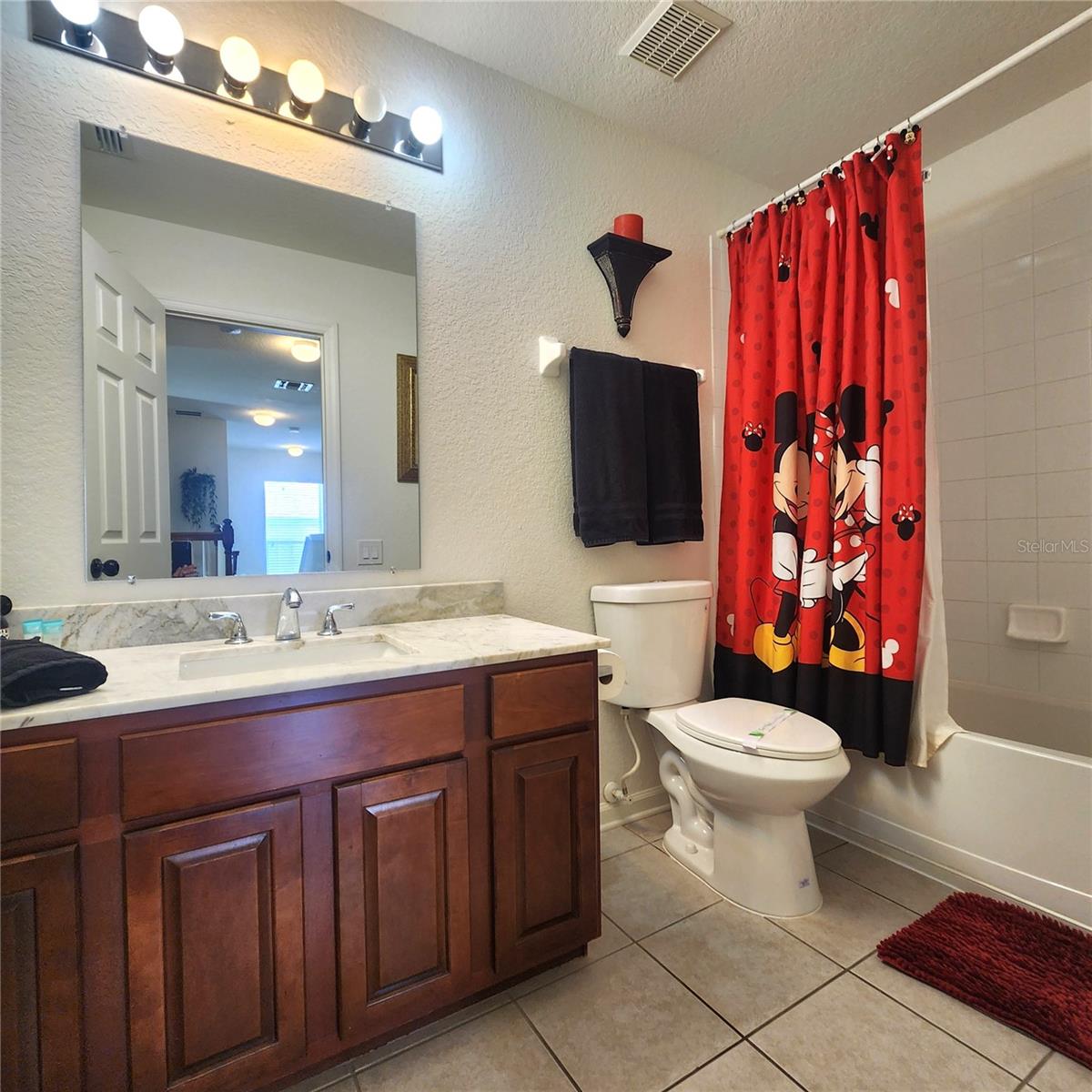 O6413930 Property Photo 24