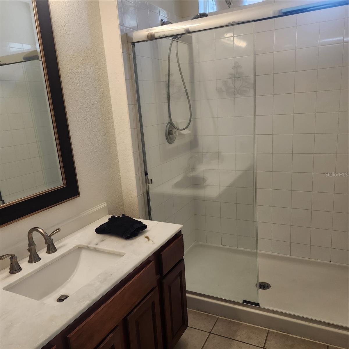 O6413930 Property Photo 26