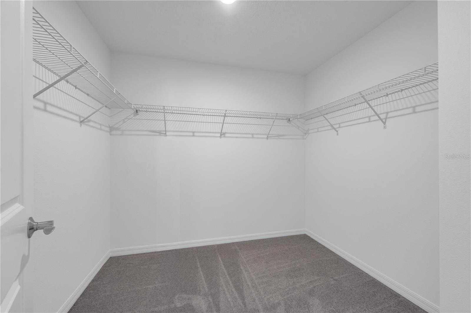 906 Castleford Ave Property Photo 31
