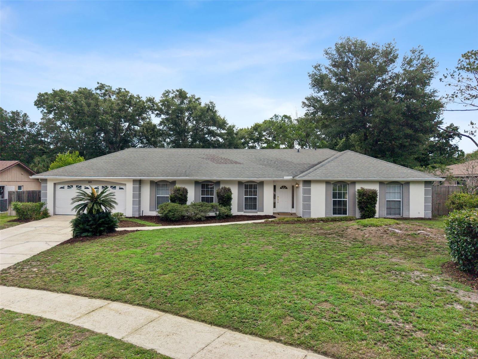 309 Hickory Dr Property Photo 1