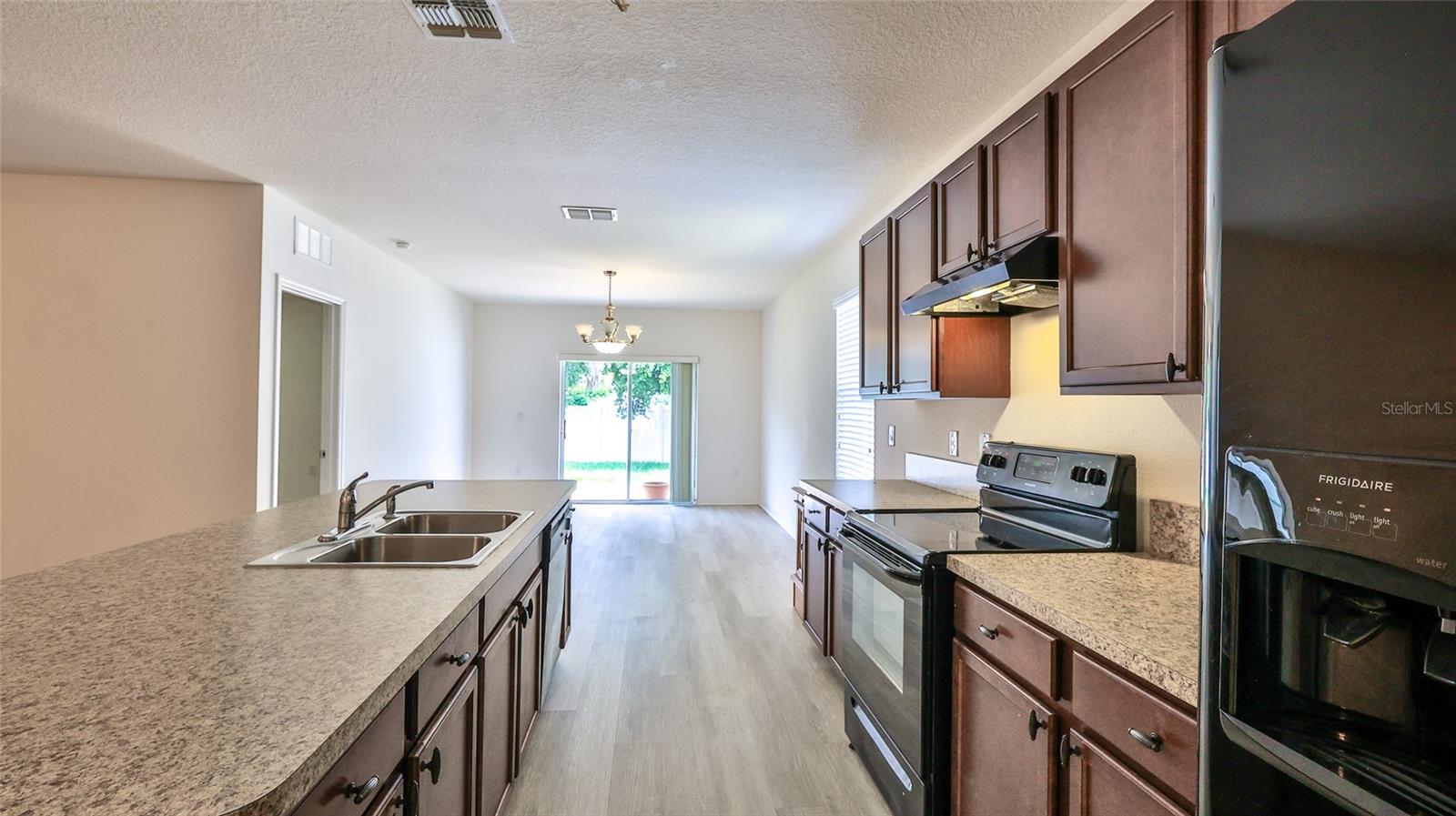 346 Admiralty Ct Property Photo 4