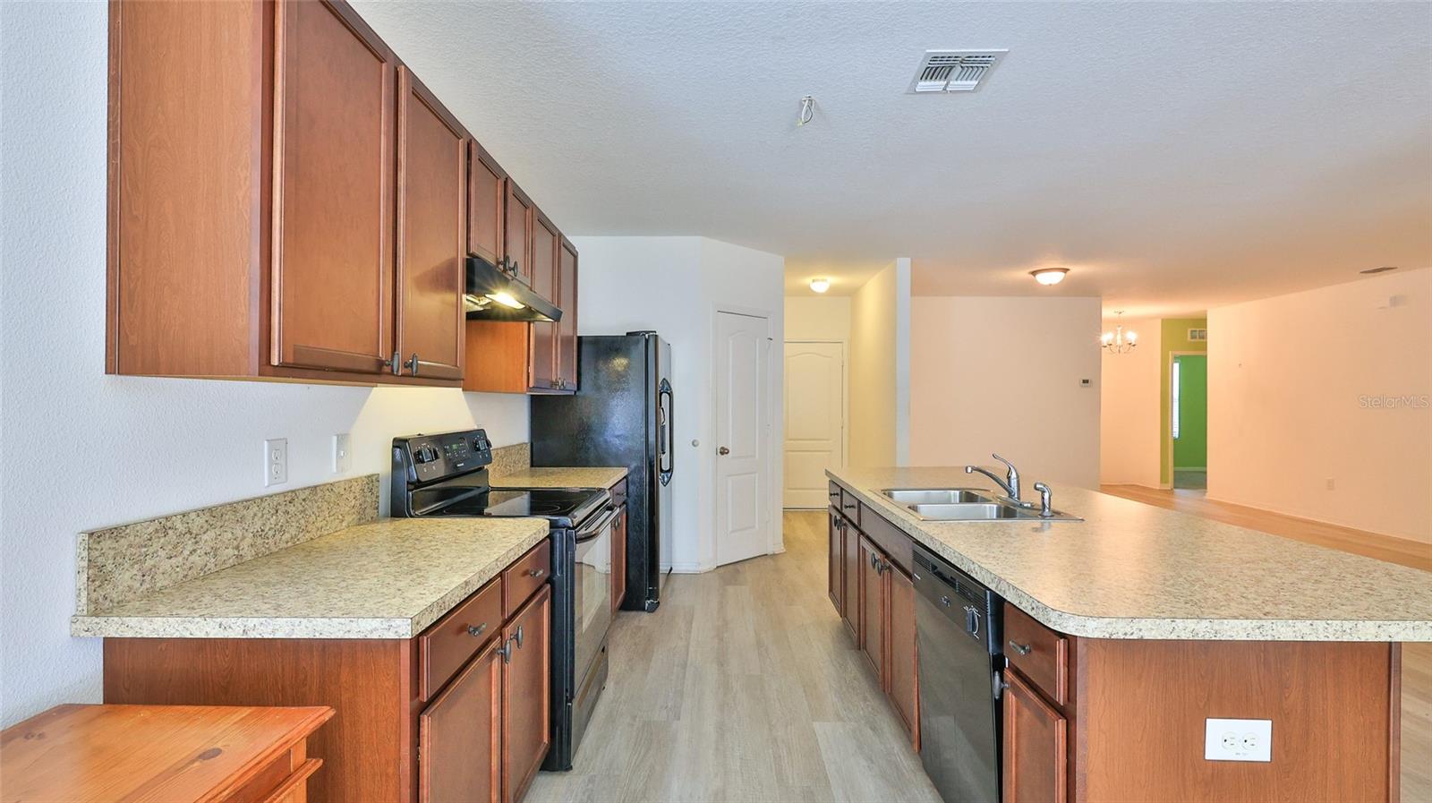 346 Admiralty Ct Property Photo 5