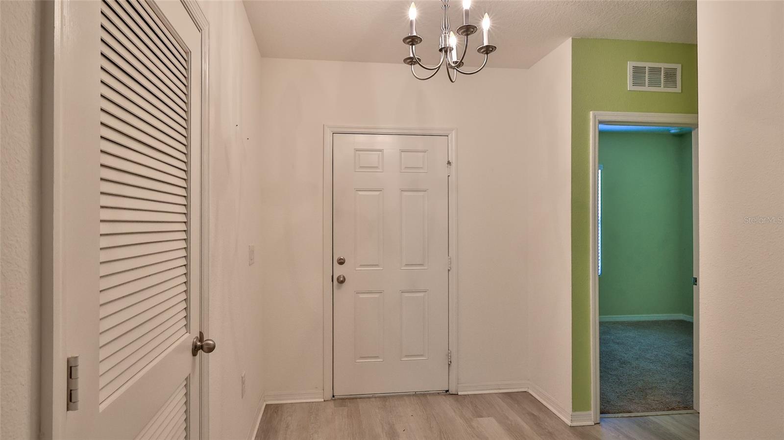346 Admiralty Ct Property Photo 6