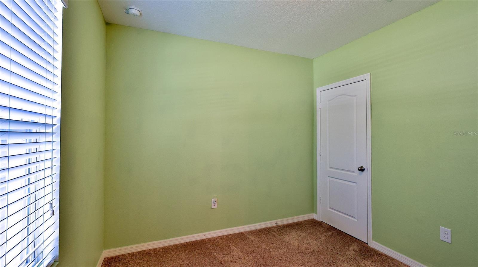 346 Admiralty Ct Property Photo 8